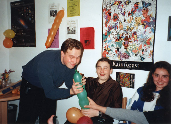 mike_fondles_kennys_balloon