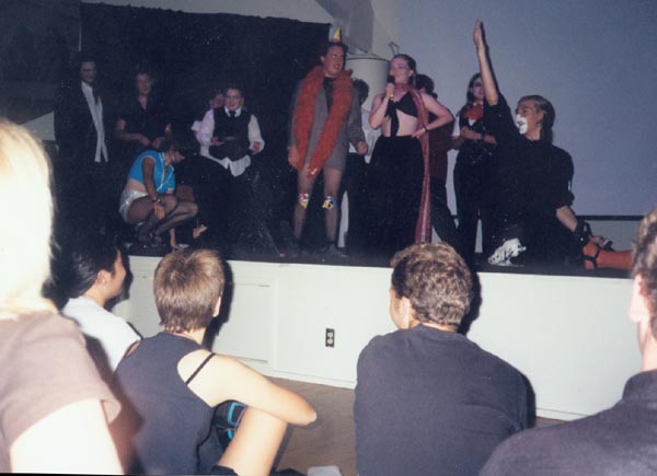 1997-halloween-stage-eszter-chris