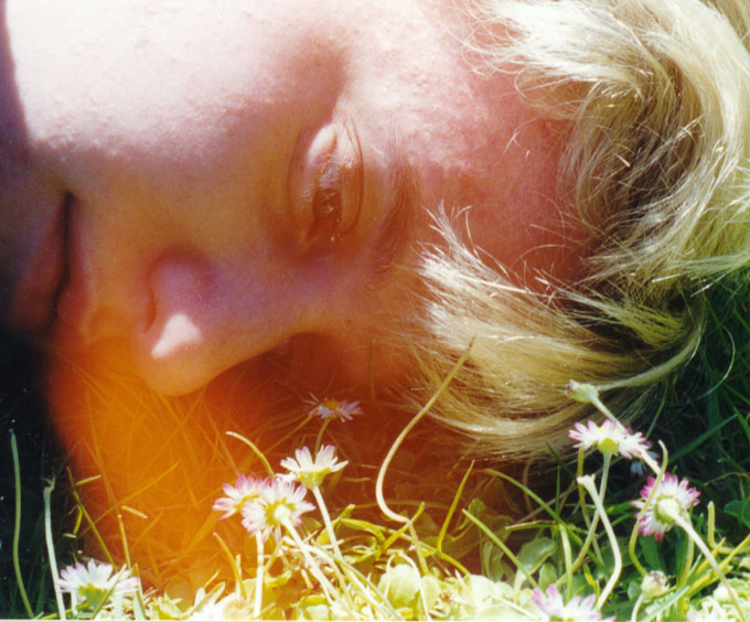 carolyn_in_grass_face-5_99-trim