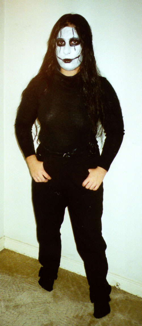 linda_vacation_crow_stand