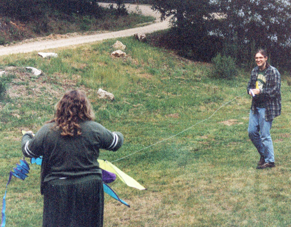 kurt_readies_the_kite