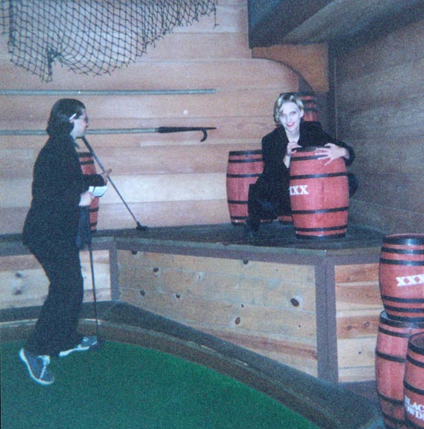 2001-golfing_hide