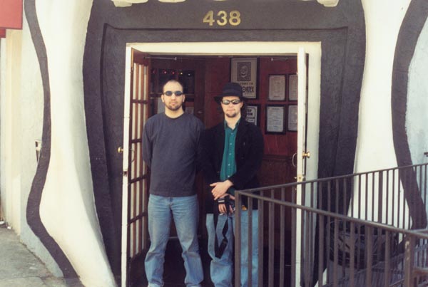 2001-road_trip-the_travelers